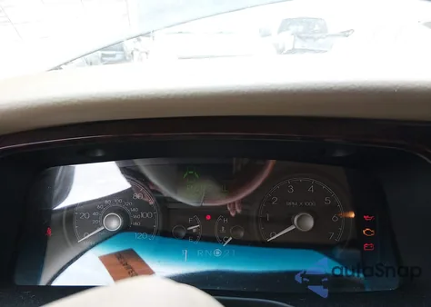 2008 Lincoln Town Car Signature L из США, поврежденный, VIN 2LNHM85V18X648742